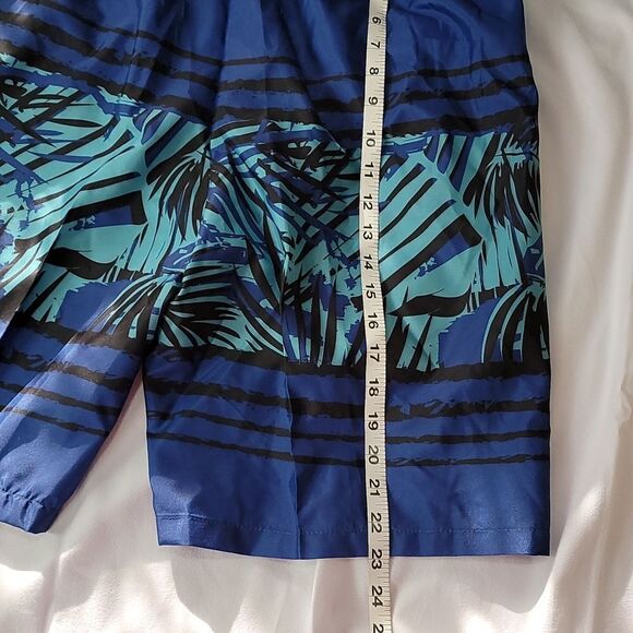 🖤5/$20🖤 OPEN TRAILS.. board shorts.. - Picture 4 of 6